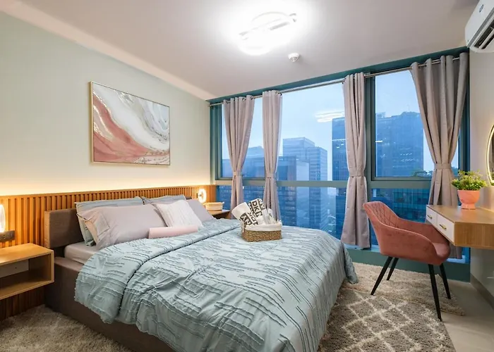 Modern & Stylish At One Uptown Apartment Manila