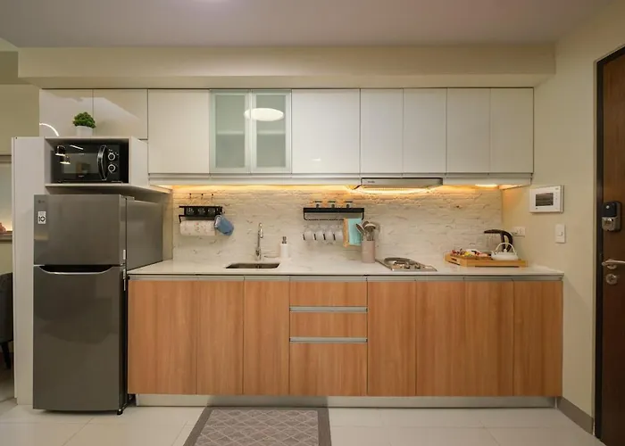 Modern & Stylish At One Uptown *