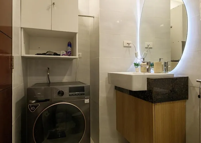 Modern & Stylish At One Uptown Manila