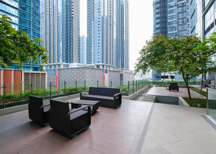 Modern & Stylish At One Uptown Apartment