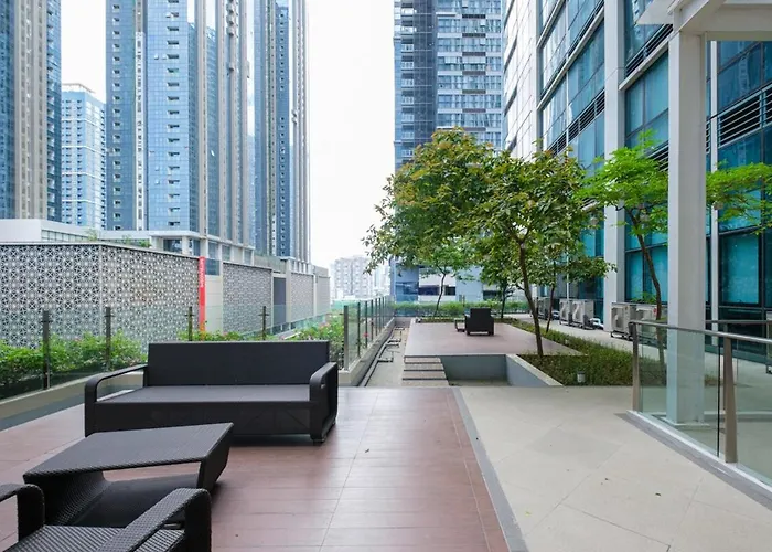 Modern & Stylish At One Uptown Apartment