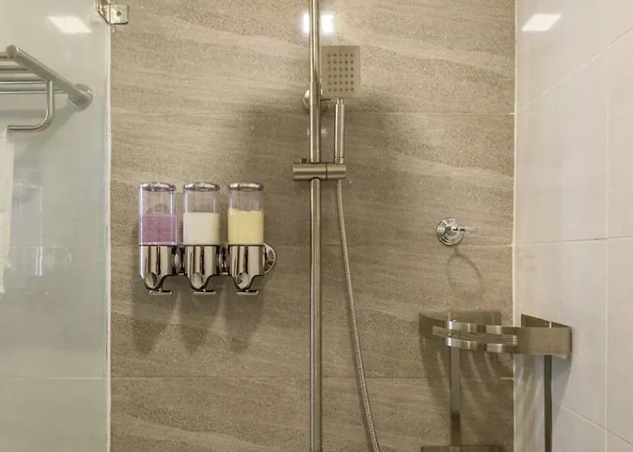 Apartment Modern & Stylish At One Uptown Manila